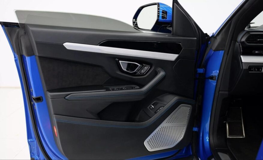 2022 Lamborghini Urus Graphite Capsule