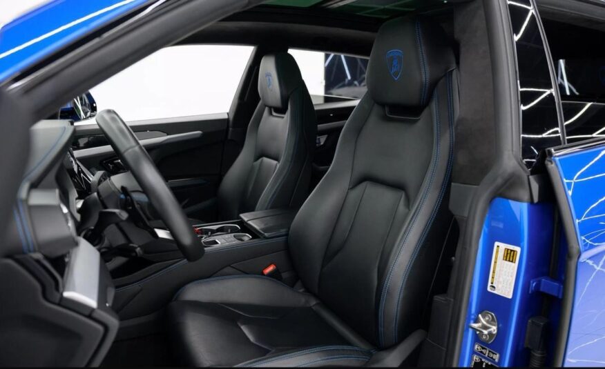 2022 Lamborghini Urus Graphite Capsule