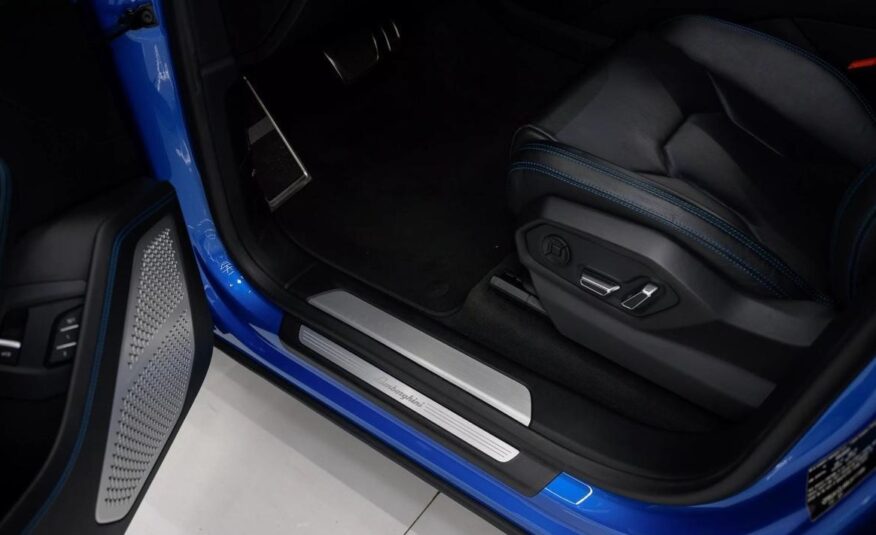 2022 Lamborghini Urus Graphite Capsule