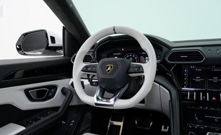 2022 Lamborghini Urus Graphite Capsule