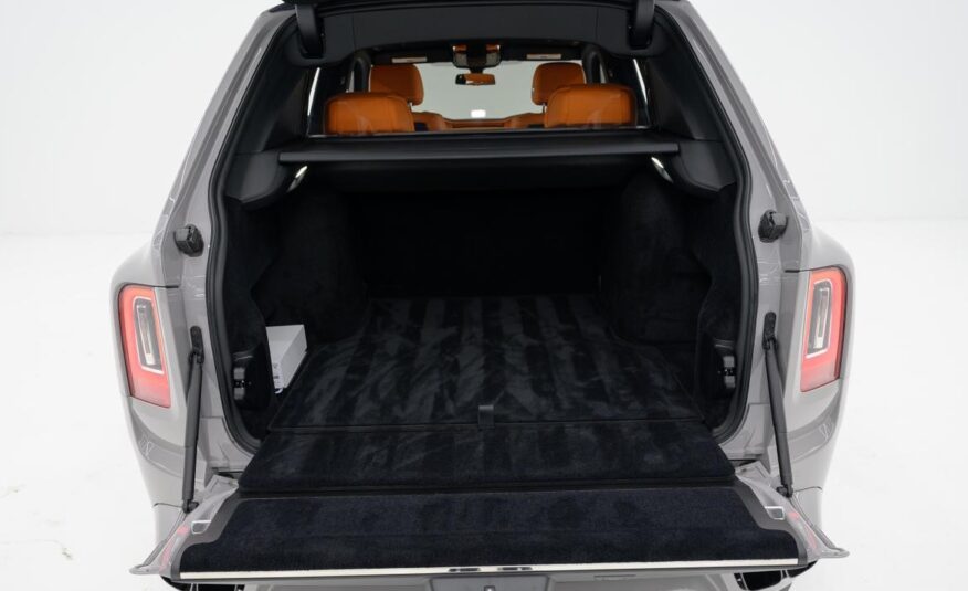 2023 Rolls-Royce Cullinan Black Badge Mansory