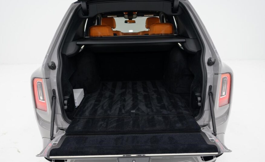 2023 Rolls-Royce Cullinan Black Badge Mansory