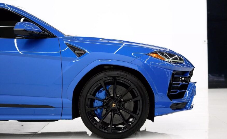 2022 Lamborghini Urus Graphite Capsule