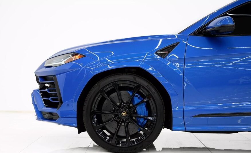 2022 Lamborghini Urus Graphite Capsule