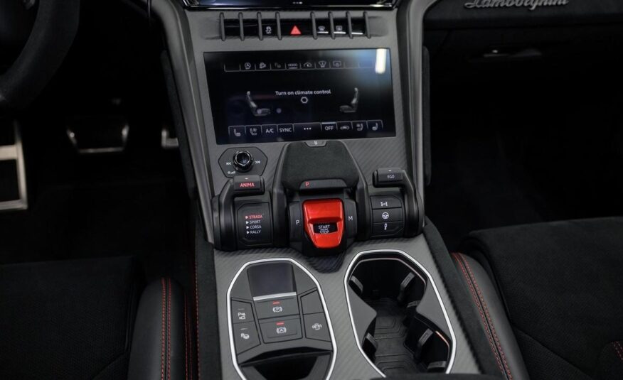 2023 Lamborghini Urus Performante