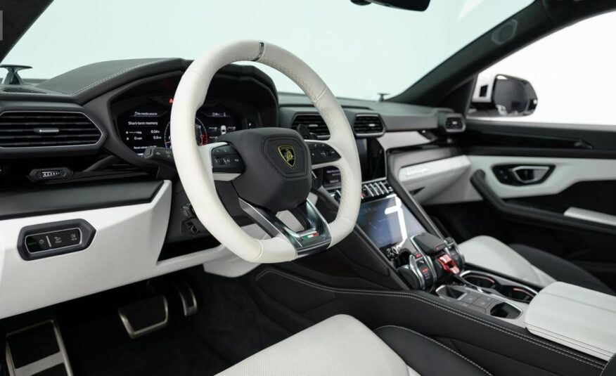 2022 Lamborghini Urus Graphite Capsule