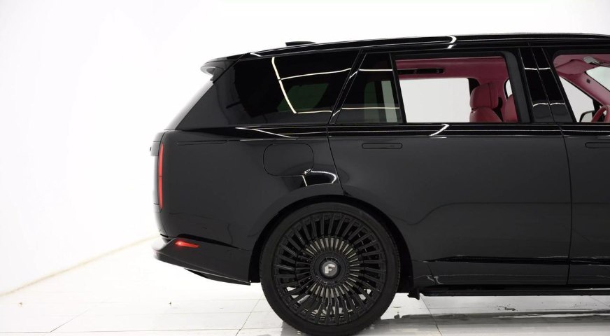 2025 Land Rover Range Rover SE