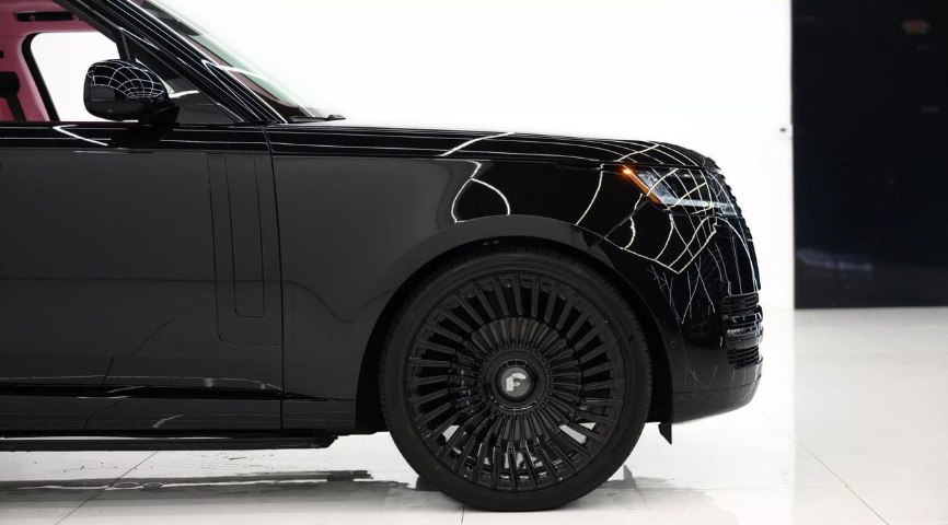 2025 Land Rover Range Rover SE