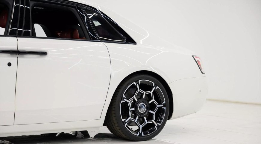 2025 Rolls-Royce Ghost RR